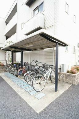 敷地内にご入居者様専用の屋根付き駐輪場もご用意しております♪