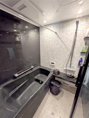 浴室暖房、乾燥機能付き。