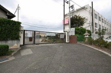 富田林市立川西小学校