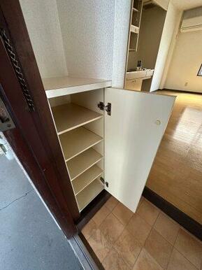 シューズボックス