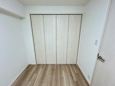 「洋室約4.9畳」クローゼット付きで