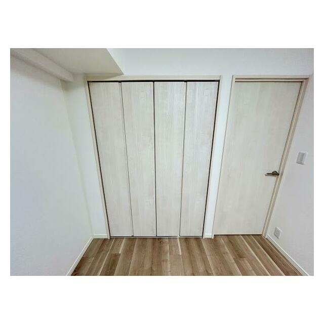 「洋室約5.5畳」クローゼット付きです