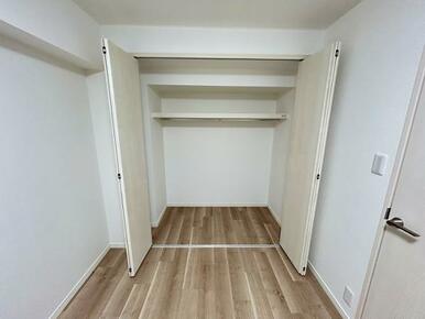 「洋室約4.9畳」広々としたクローゼットです