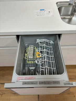 「キッチン」ビルトイン食器洗浄乾燥機付きです。