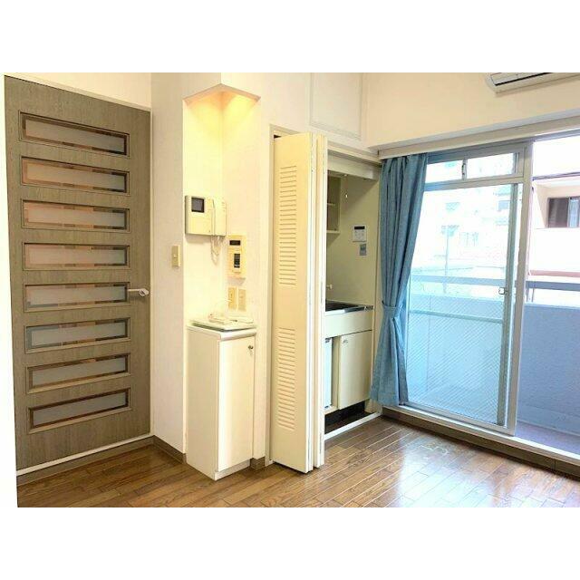 リビングからキッチンを眺めた景色です