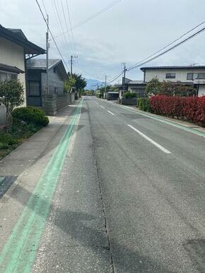 西側の道路