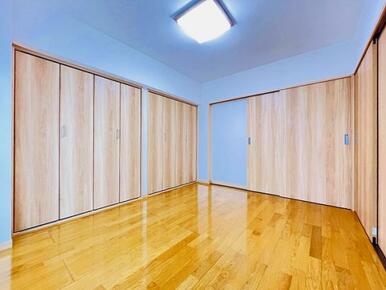 南西側洋室約6帖　１