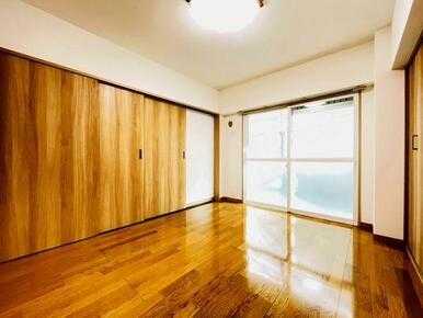 南西側洋室約6帖　２