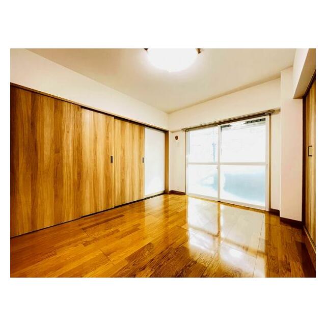 南西側洋室約6帖　２