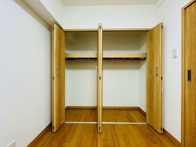 洋室約6帖　収納