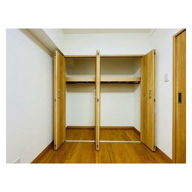 洋室約6帖　収納