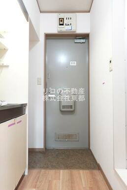 すっきりシンプルな玄関スペースです！