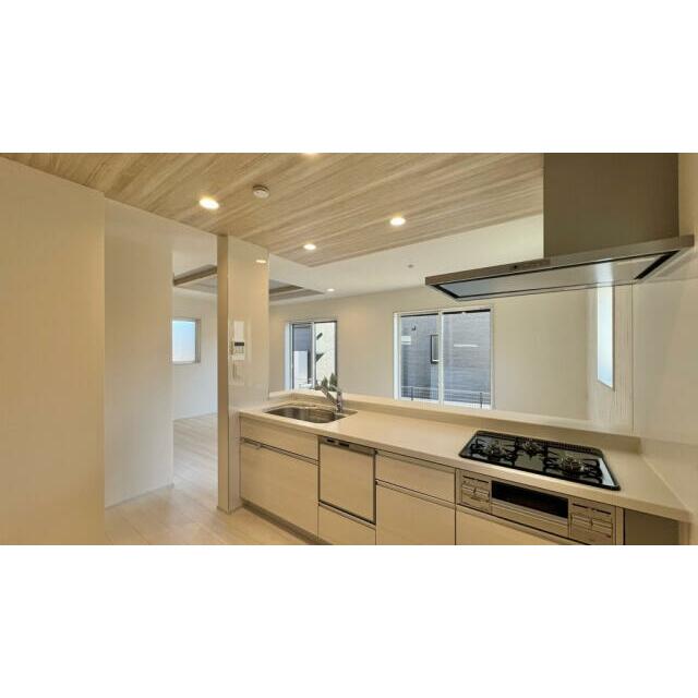 対面オープンキッチンですので、台所からお子様を見守れます！