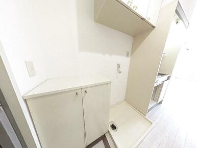 シューズボックス・室内洗濯機置き場・吊戸棚※前回募集時に撮影