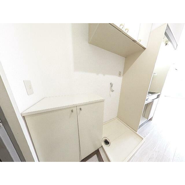 シューズボックス・室内洗濯機置き場・吊戸棚※前回募集時に撮影