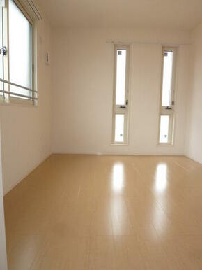 ★陽当たりの良い洋室★