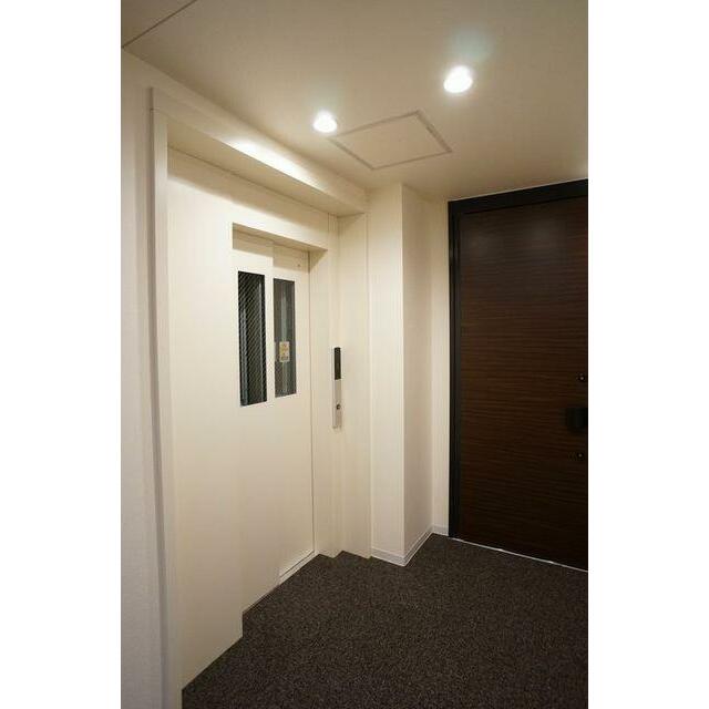 共用エレベーターあります