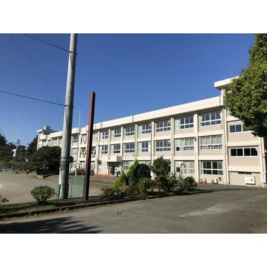 不入斗中学校