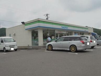 ファミリーマート武雄山内バイパス店