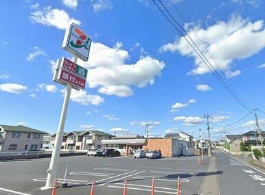 セブンイレブン佐野赤坂町店まで車で３分（１．１ｋｍ）
