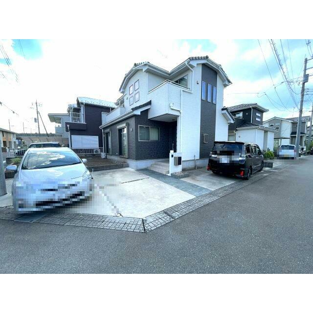 車が3台駐車可能です