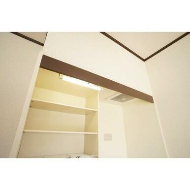 キッチン上部収納可