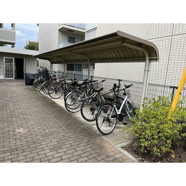 駐輪場　原付＆自転車のみ駐輪可能