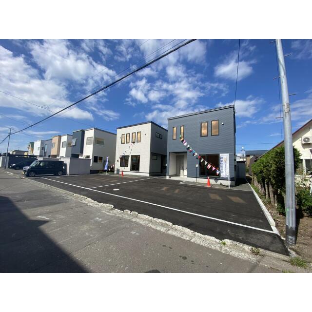 1号棟（左）、2号棟（右）