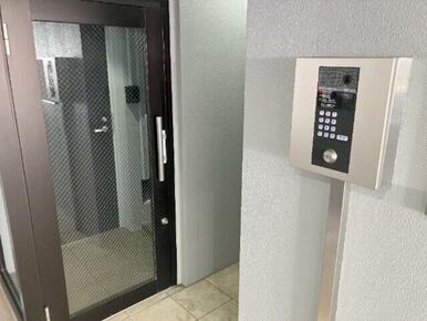 オートロック付