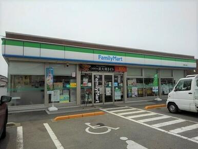 ファミリーマート三野町大見店