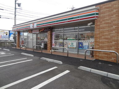 セブンイレブン秦野東海大学前駅入口店