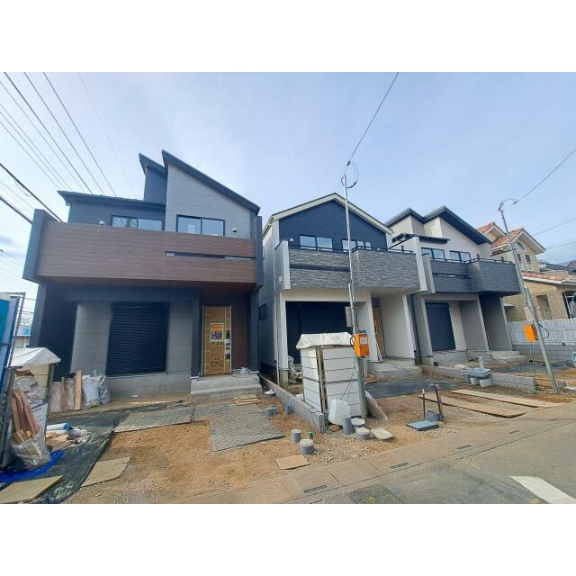 現在工事が進行中の新築物件です！これから形になっていく住まいにワクワクしますね☆
