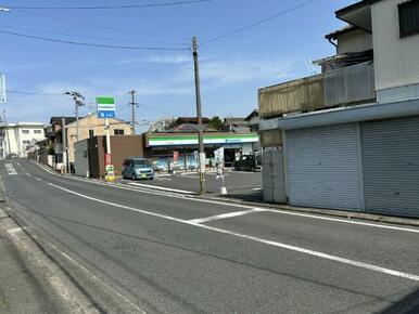 コンビニまで徒歩２分