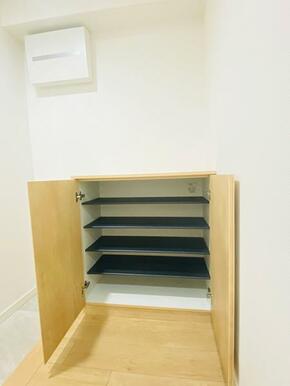「玄関」靴も気分も、きれいに整う玄関収納容量です