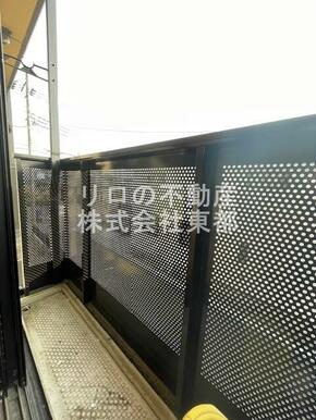 バルコニーがあるので洗濯物を太陽の下で干すことができます♪