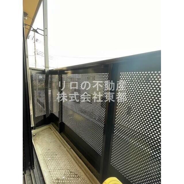 バルコニーがあるので洗濯物を太陽の下で干すことができます♪