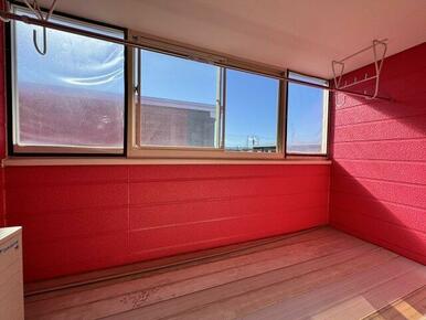 サンルームと呼んで差支えないようなバルコニー