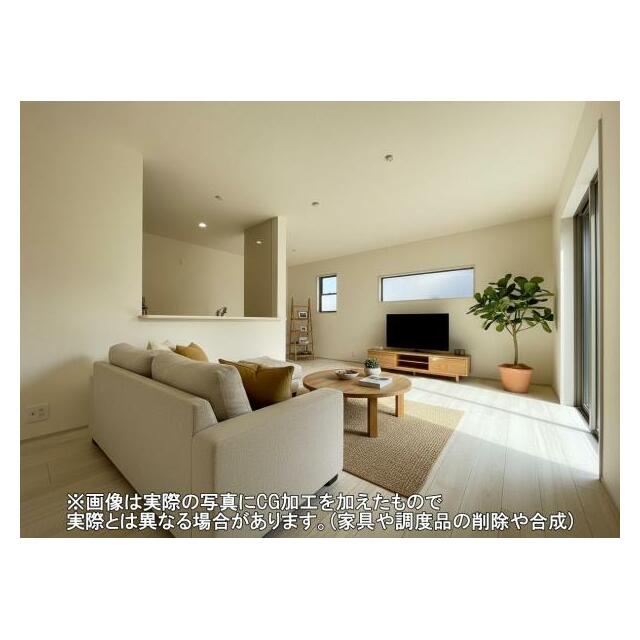 開放感のあるゆとりあるリビング。採光にもこだわった居心地の良い空間です♪