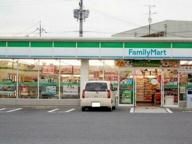 ファミリーマート湖南岩根店