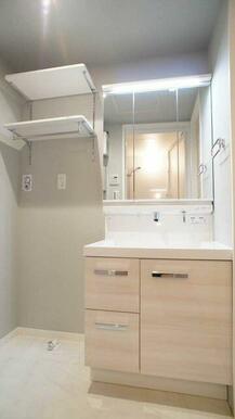 洗面化粧台がございます