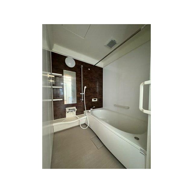 お風呂は追い炊き付きの１坪タイプ