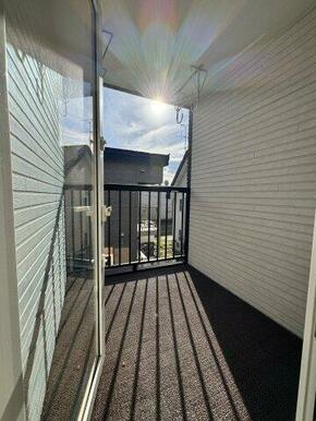 洗濯物干しなどに活用できるサイズです。