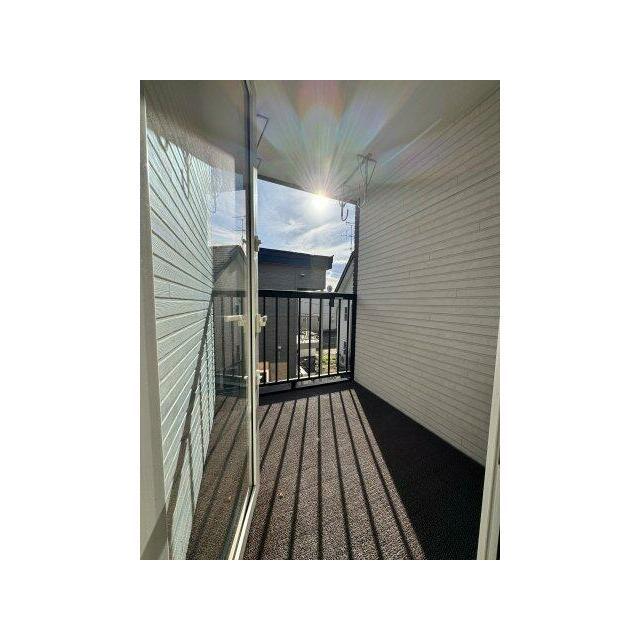 洗濯物干しなどに活用できるサイズです。