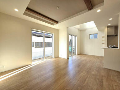 リビング R8.1.25