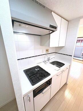 ガスコンロ２口+グリル付きのシステムキッチン