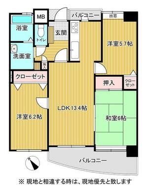 全室に窓有り。　キッチン横にバルコニーがあり、外にゴミ箱が置けます。全居室の出入り口がリビングから。