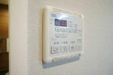 浴室換気暖房乾燥機