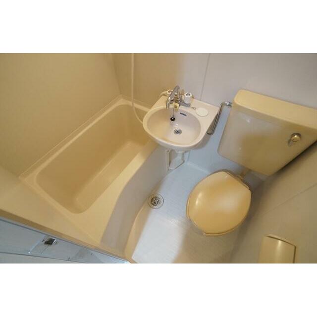 お掃除しやすい！洗面台付き３点ユニットです☆