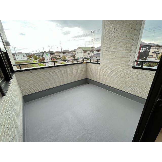 部屋の外と中をつなぐバルコニー、使い方自在！（1号棟）