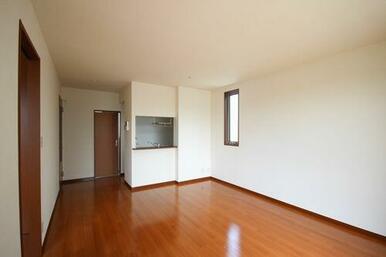 ２面採光の角部屋です。